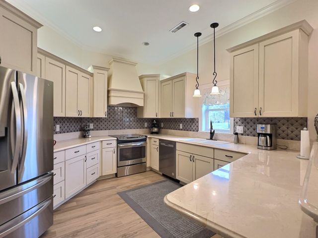 5095 N Remington St, Bel Aire, KS 67226