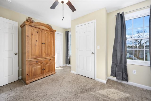 138 Sprague St, Fall River, MA 02724