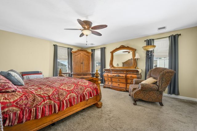 138 Sprague St, Fall River, MA 02724