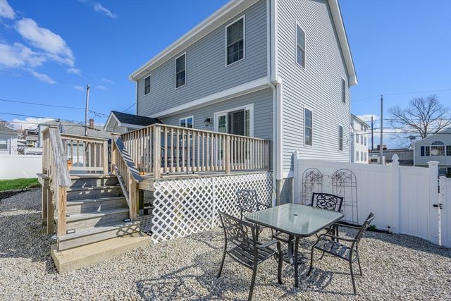 138 Sprague St, Fall River, MA 02724