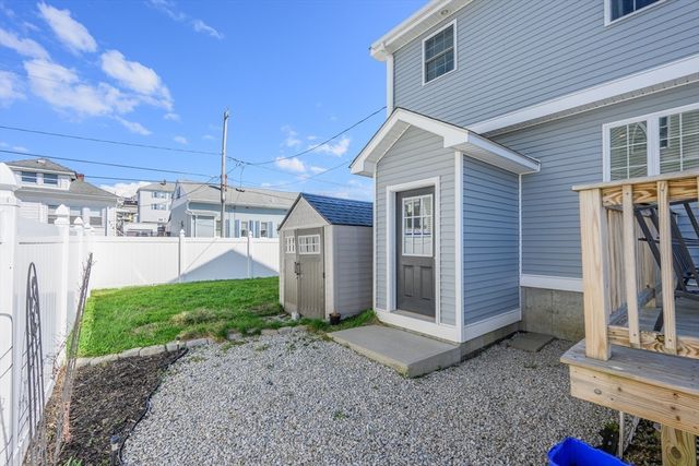 138 Sprague St, Fall River, MA 02724