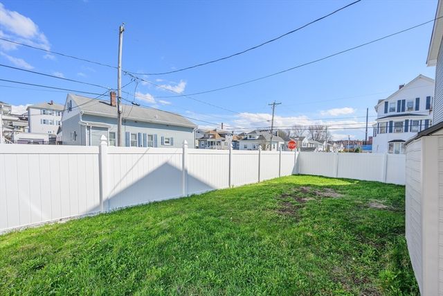 138 Sprague St, Fall River, MA 02724