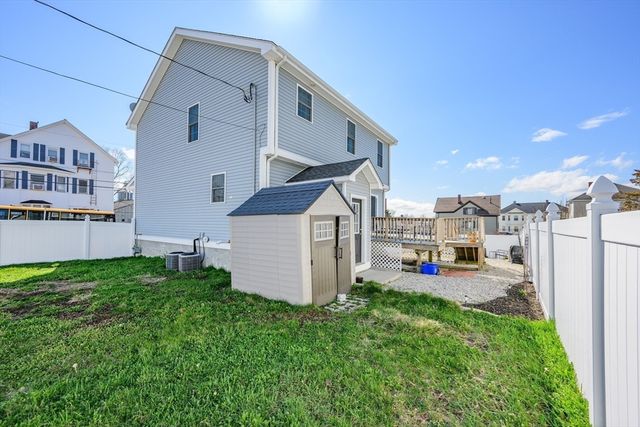 138 Sprague St, Fall River, MA 02724
