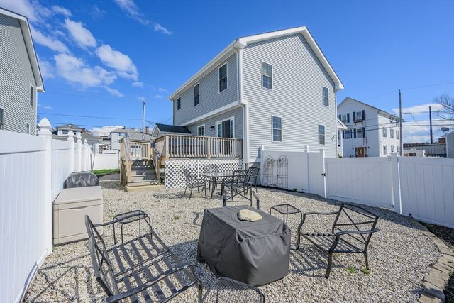 138 Sprague St, Fall River, MA 02724