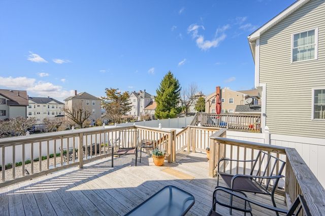 138 Sprague St, Fall River, MA 02724