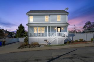 138 Sprague St, Fall River, MA 02724