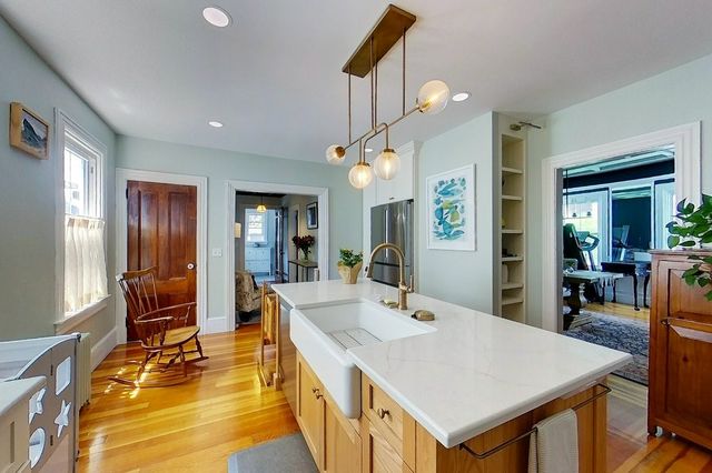 9 Dartmouth Street, Newport, RI 02840