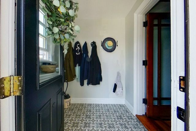 9 Dartmouth Street, Newport, RI 02840