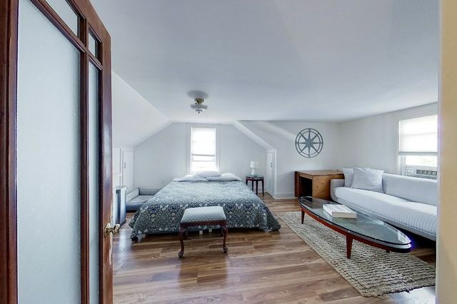 9 Dartmouth Street, Newport, RI 02840