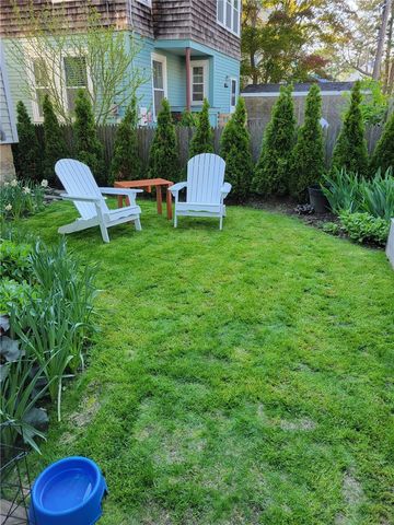9 Dartmouth Street, Newport, RI 02840