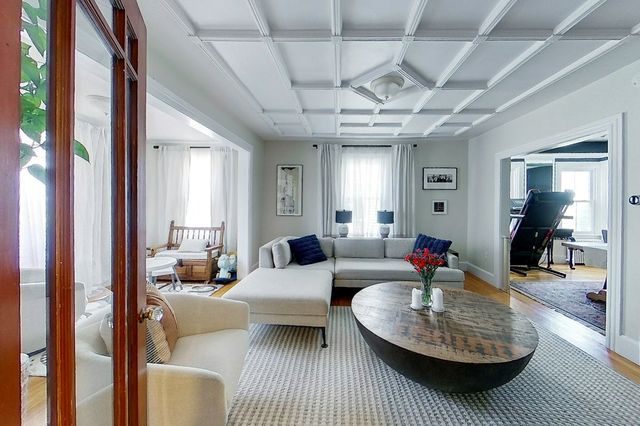 9 Dartmouth Street, Newport, RI 02840