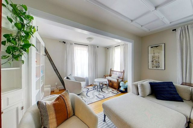 9 Dartmouth Street, Newport, RI 02840