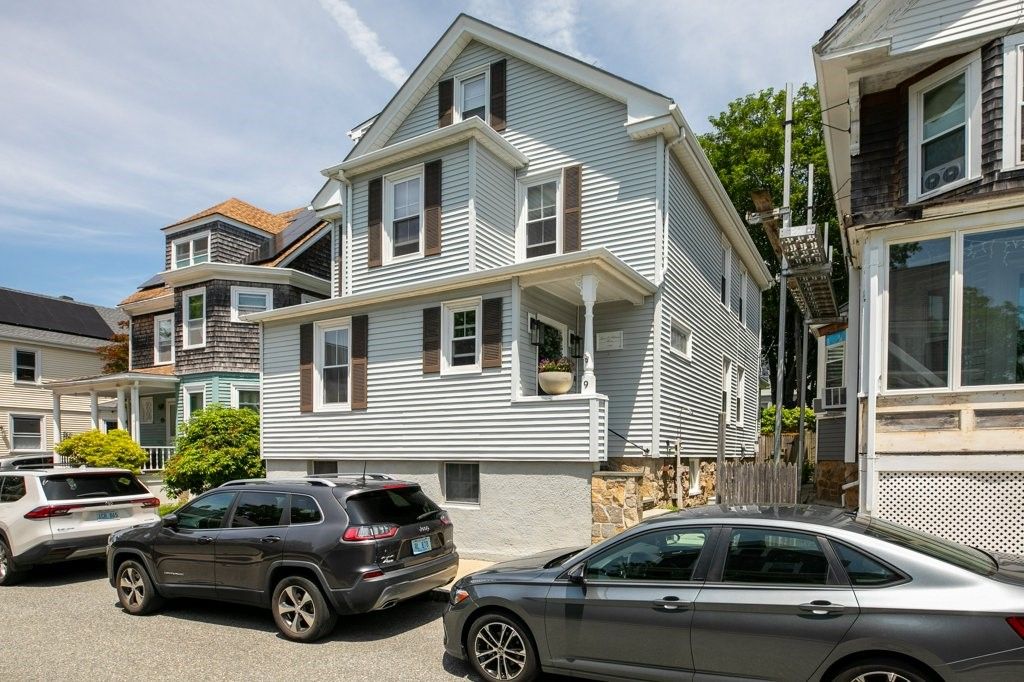9 Dartmouth Street, Newport, RI 02840