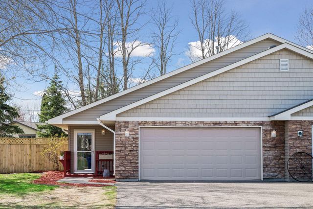 1135 Hidden Lane, New Richmond, WI 54017
