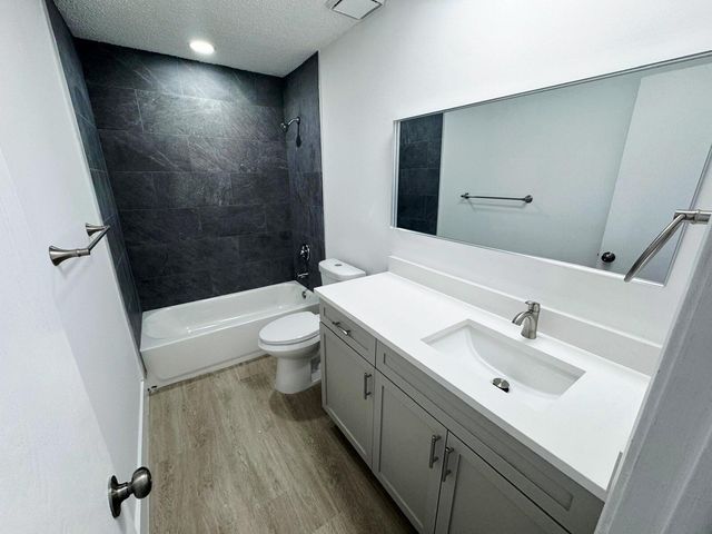 3920 Woodside Drive 14, Coral Springs, FL 33065