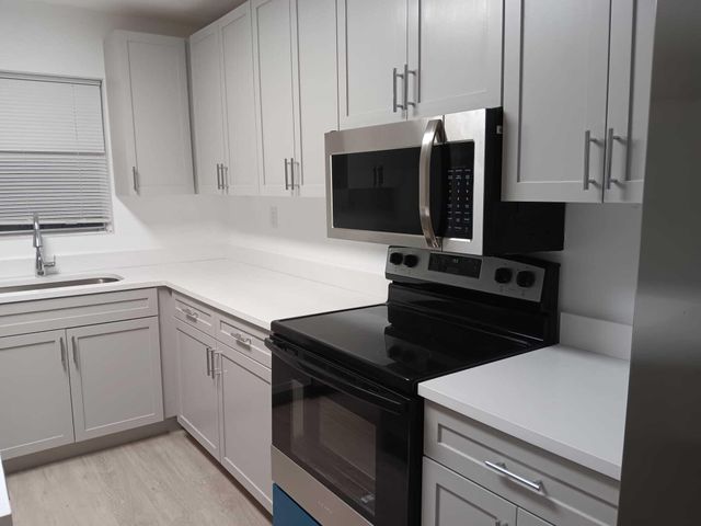 3920 Woodside Drive 14, Coral Springs, FL 33065