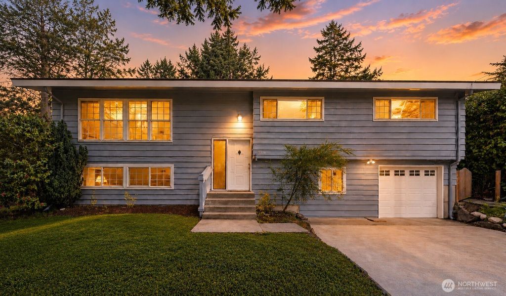 20310 5th Avenue NW, Shoreline, WA 98177