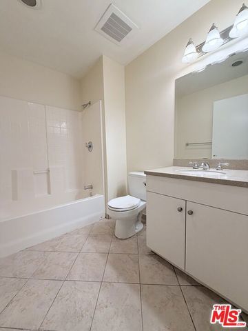 13941 Sherman Way 204, Van Nuys (los Angeles), CA 91405