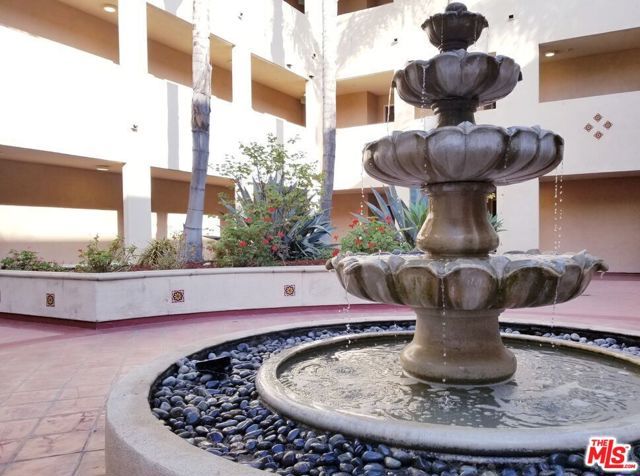 13941 Sherman Way 204, Van Nuys (los Angeles), CA 91405