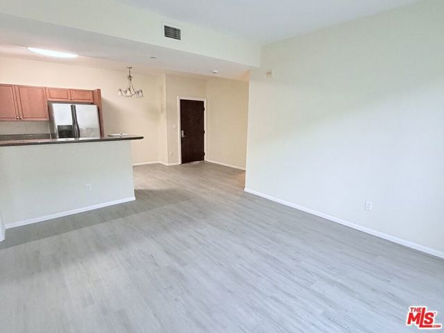 13941 Sherman Way 204, Van Nuys (los Angeles), CA 91405