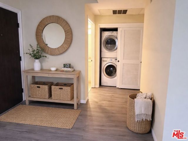 13941 Sherman Way 204, Van Nuys (los Angeles), CA 91405