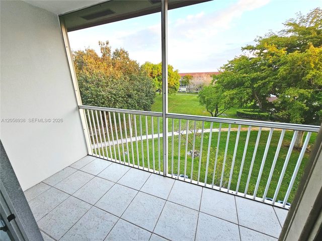 13250 SW 7th Ct 402L, Pembroke Pines, FL 33027