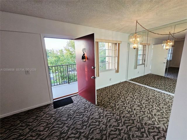 13250 SW 7th Ct 402L, Pembroke Pines, FL 33027