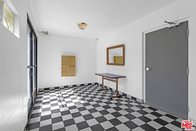 2129 Crenshaw Boulevard, Los Angeles, CA 90016