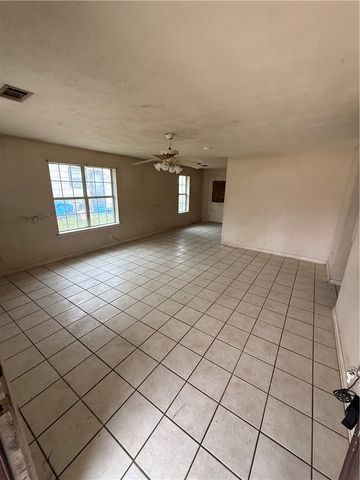 1105 West Davis Street, Hearne, TX 77859