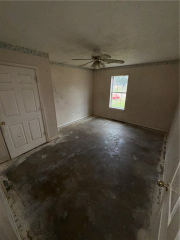 1105 West Davis Street, Hearne, TX 77859