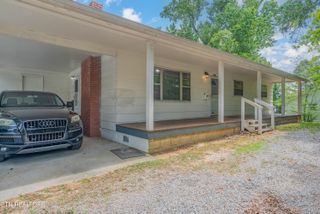 5616 N Broadway St, Knoxville, TN 37918