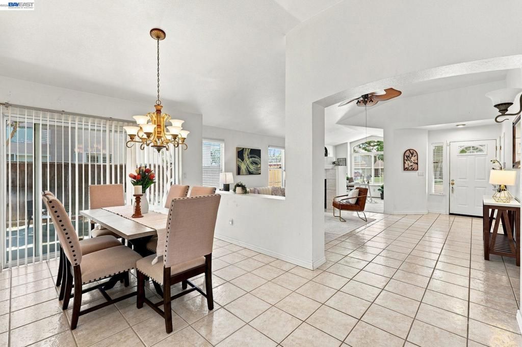 Image 17 of property listing at 1520 Deer Run Ln, Tracy, CA 95376