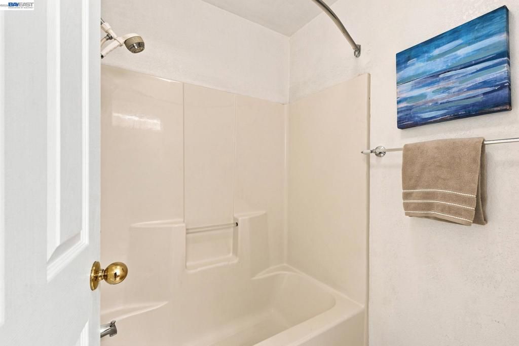 Image 35 of property listing at 1520 Deer Run Ln, Tracy, CA 95376