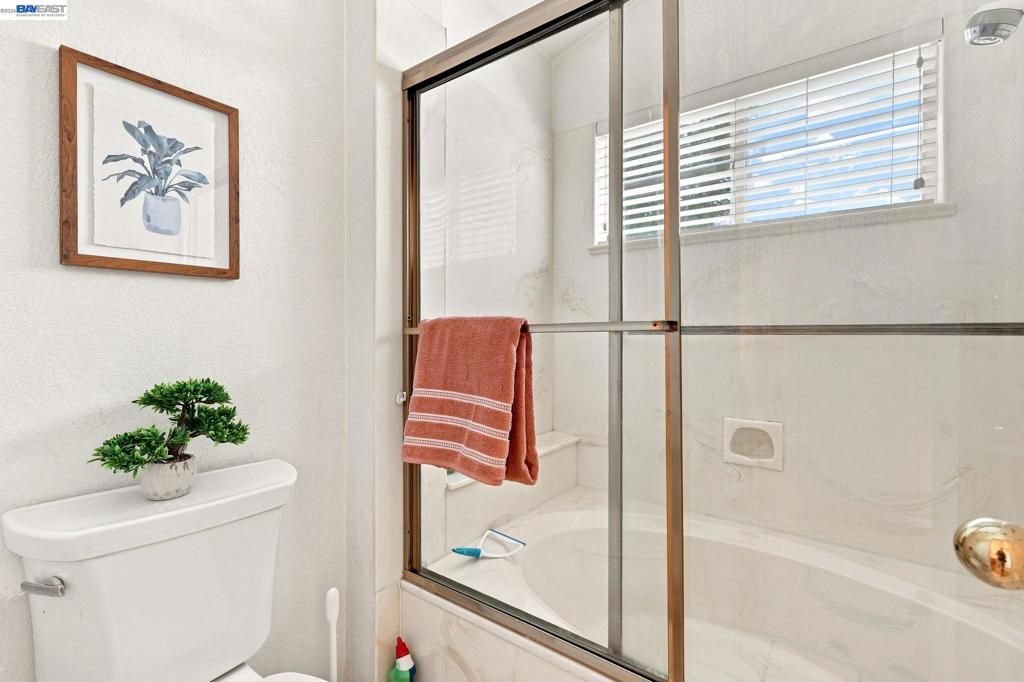 Image 37 of property listing at 1520 Deer Run Ln, Tracy, CA 95376