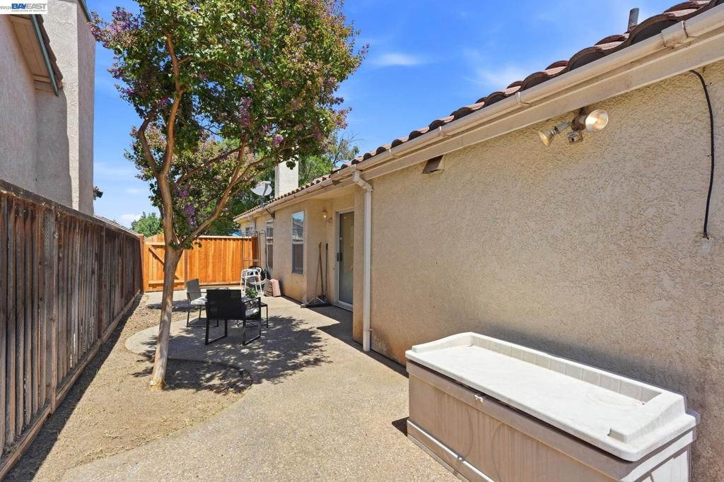 Image 40 of property listing at 1520 Deer Run Ln, Tracy, CA 95376