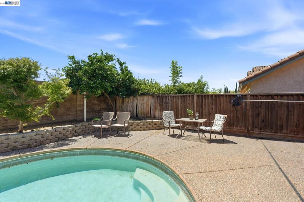 Image 42 of property listing at 1520 Deer Run Ln, Tracy, CA 95376