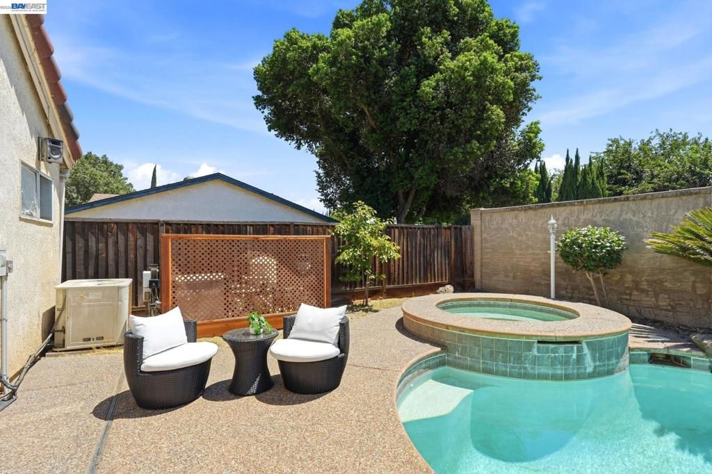Image 43 of property listing at 1520 Deer Run Ln, Tracy, CA 95376
