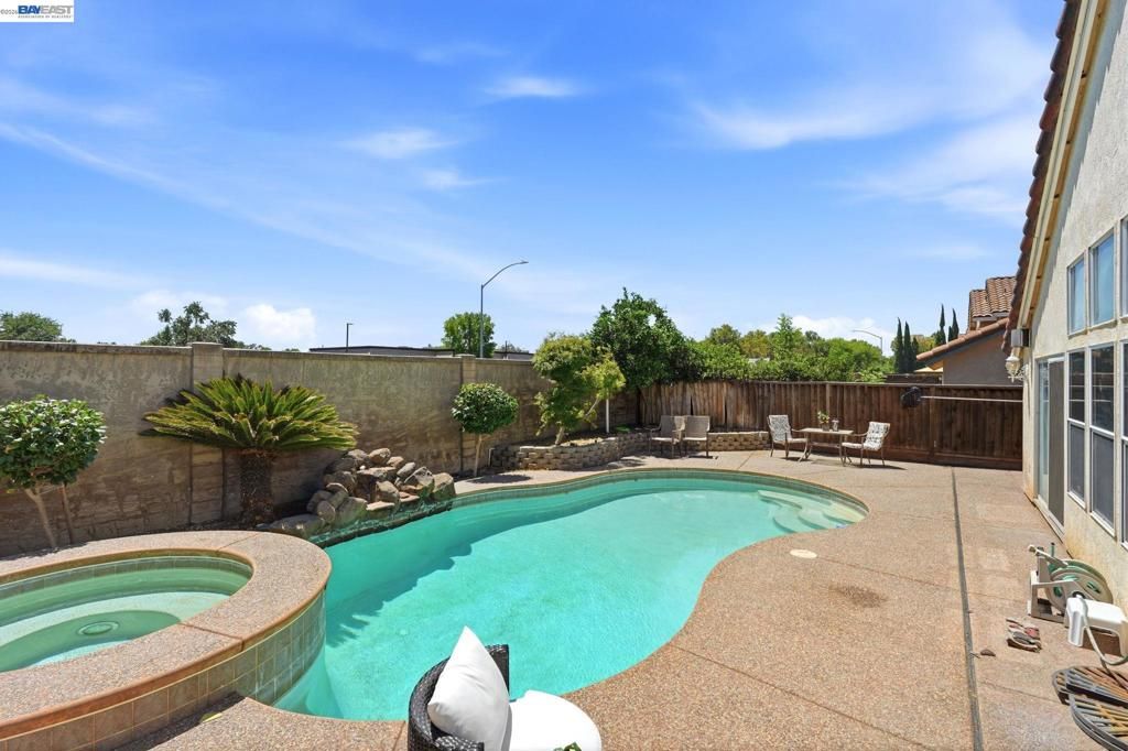 Image 46 of property listing at 1520 Deer Run Ln, Tracy, CA 95376