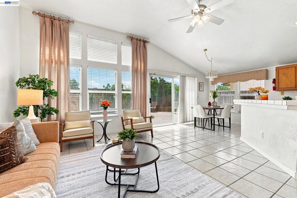 Image 9 of property listing at 1520 Deer Run Ln, Tracy, CA 95376
