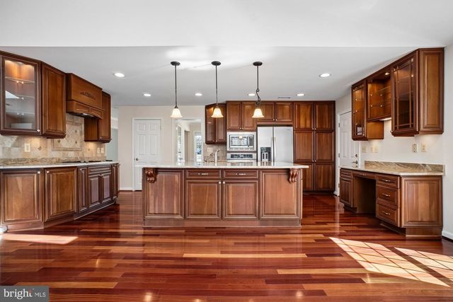 2126 DOCKET LN, Vienna, VA 22181