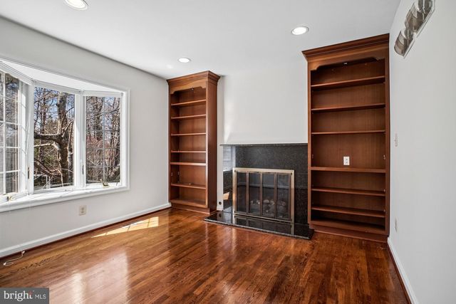 2126 DOCKET LN, Vienna, VA 22181