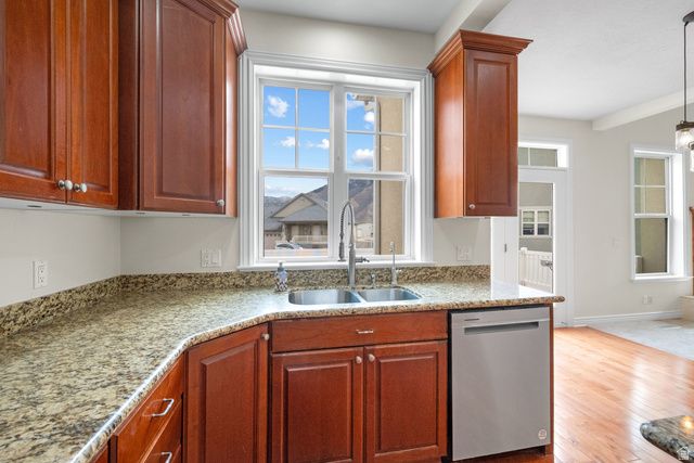 889 S SEGO LILY WAY, Mapleton, UT 84664