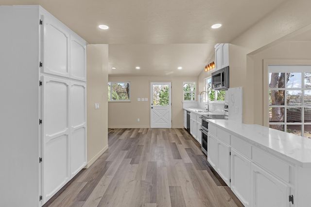 11270 Wisteria Way, Auburn, CA 95603