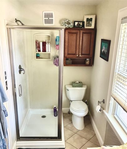 510 SEMINOLE Drive, Erie, PA 16505