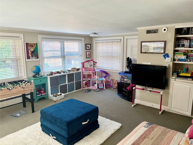 510 SEMINOLE Drive, Erie, PA 16505