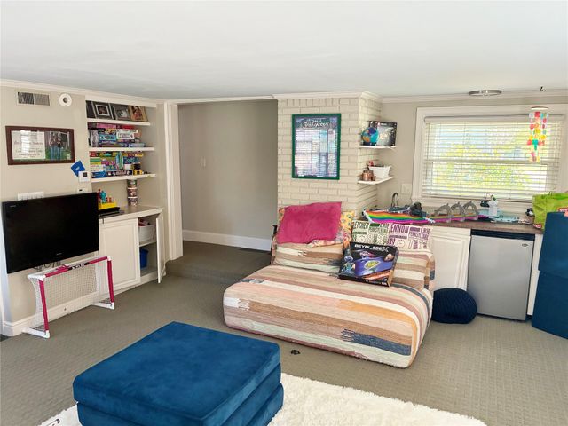 510 SEMINOLE Drive, Erie, PA 16505