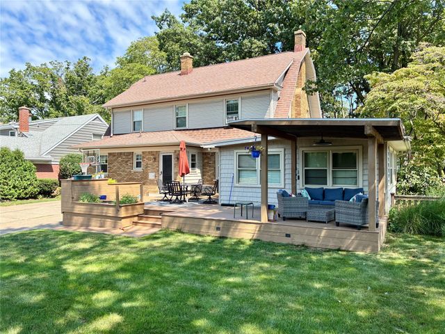 510 SEMINOLE Drive, Erie, PA 16505