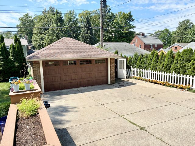 510 SEMINOLE Drive, Erie, PA 16505