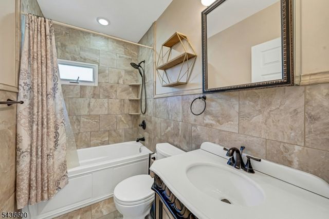 633 Lake Ave, Lyndhurst Twp., NJ 07071