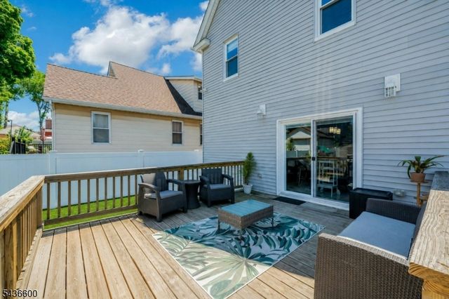 633 Lake Ave, Lyndhurst Twp., NJ 07071